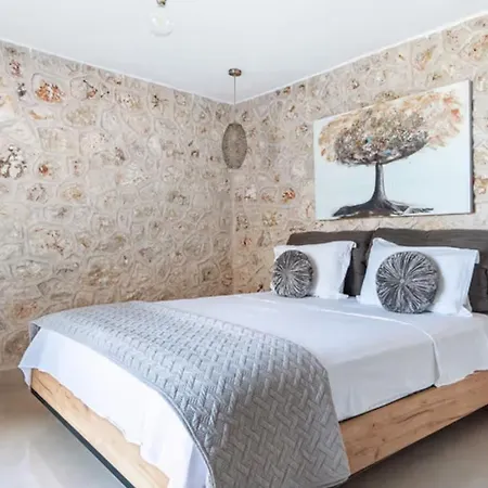 Key Vilă Tsoukaládhes