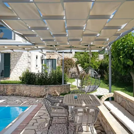 Vilă Key Tsoukaládhes