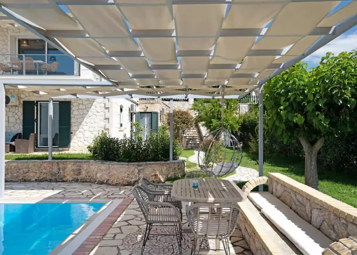 Villa Key Tsoukaladhes